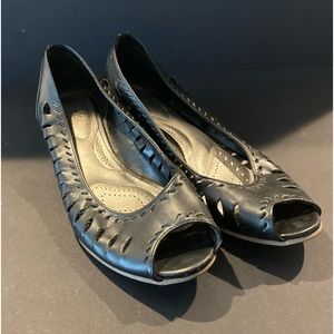 Women’s Shoes Black Slippers Size 9.5